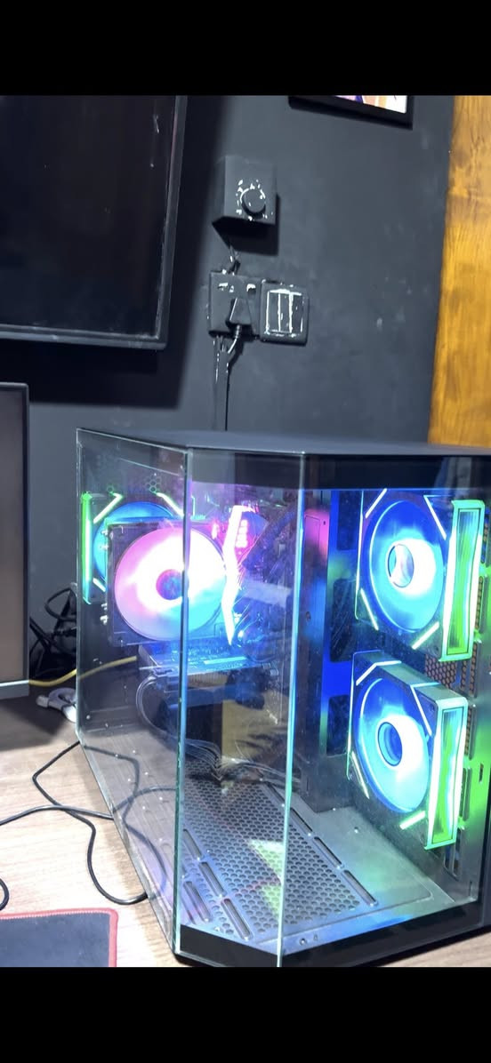 السلام عليكم
تجميعة للبيع 
CPU: i5 14400f

GPU: RTX 4060 (8gb) gigabyte

Motherboard: h610 gigabyte
 
RAM: (8x2) 16gb ddr4

Cooler: AG400

Storage: (2x512) SSD Pegasus

Case: SAMA Neview 2771M 
====================================
الشاشة: vortex 24inch
 240hz 1080p
 تدعم freesync وHDR
 
السعر وية الشاشة: 1.300.000


**إذا كنت صاحب هذا الإعلان وتريد حذفه لأي سبب، رجاءا أرسل رسالة إلى الدعم الفني**
