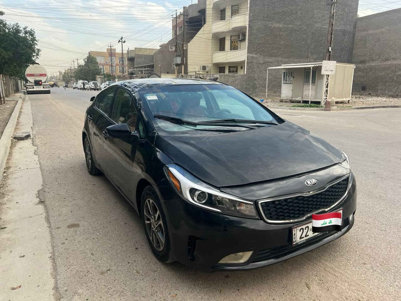 السلام عليكم اخوان للبيع كيا فورتي ٢٠١٧ رقم اربيل الانكليزي تحويل مباشر سنوية جديدة للبيع ع حادثها كما موضح بالصور السيارة شغالة وتمشي للاستفسار الاتصال  ع الرقم *********** مكان السيارة بغداد
