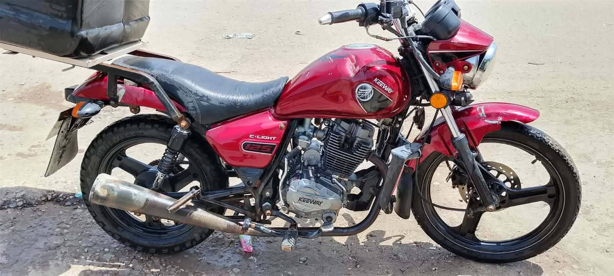 سلام عليكم. دراجه كي واي سي لايت اوراق موديل، 22
دراجه نشطه ونضيفه مابيها اي نقص كامله مكمله. هورن لايت سلف اشاير بگ لايت عينه وعداد شغالات دراجه نضيفه شوفت عينك مابيها اي نقص. مكينه مامفتوحه ولا داخله صيانه او تصليح دراجه بعدهي على غراص الوكاله مامبدل منها اي قطعه. 
السعر //800 الف وبيها مجال كلش بسيط لان مشتريها غاليه ومالت واحد محتاز 
مكاني البصره قضاء المدينه ناحية عز الدين سليم (الهوير) 
راسلني خاص وتدلل او تتصل على الرقم  ***********
