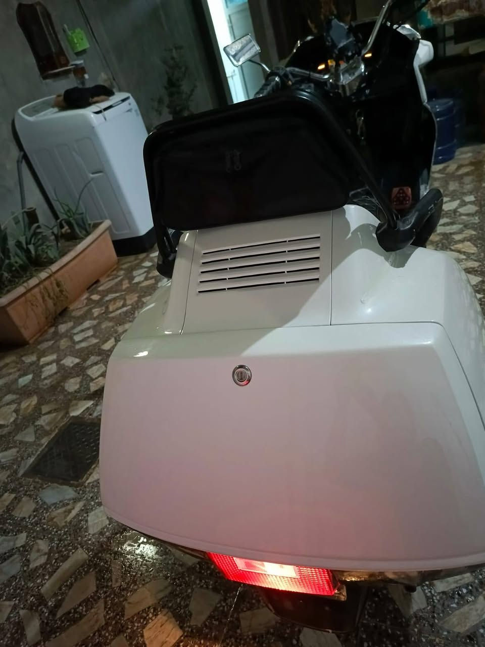 شلونهم الشباب
فيوجن موديل 2005. دراجه مكفوله كفاله عامه + كفاله +  جديده دراجه مال وكيل مكاتبه موجوده وكيله موجود  لون ابيض شذره بومه نيكل مطريات نيكل صالنصه كاتم اشاير حساس تايرات جدد 

الدارجه ماداير اله فقط بانزين محسن دهن موتول ماء زيتي

دراجه مامتعوبه من الشغل للبيت قليل اطلع بيه اذا مفتوح برغي بيه تاخذه بلاش وين مايعجبك اطلع تراي دراجه ناعمه شلعه تخبل

مكاني كوفه شارع المعمل

رقمي ***********

الشراي يتصل يراسلني واتساب بي خير ويدلل رجائن المو شراي لايتعبني
