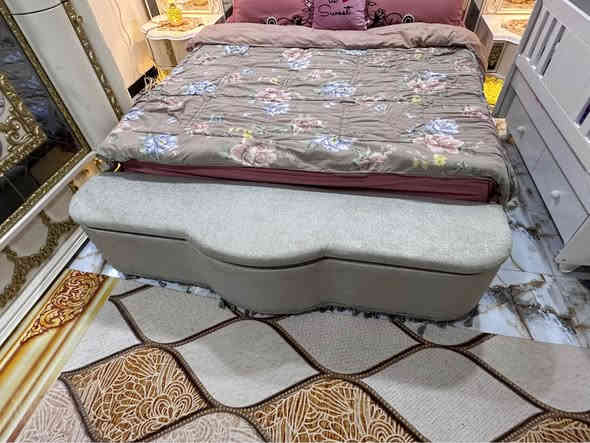 السلام عليكم
للبيع غرفة نوم ملكية نوع بلاتينيوم خشب نوع HDF التركي الدرجه الاولى  اي كسر بالقطع ما بيها بعد جديده  تتكون من كنتور + طابوريه + ميز مرايه + خزانه احذيه + مراية مع جرار + مخزن + جرارات جانبية عدد 2 ، السعر 3ملايين وبيها مجال 
العنوان البصرة التنومة  
رقم الهاتف 
*********** شط العرب
