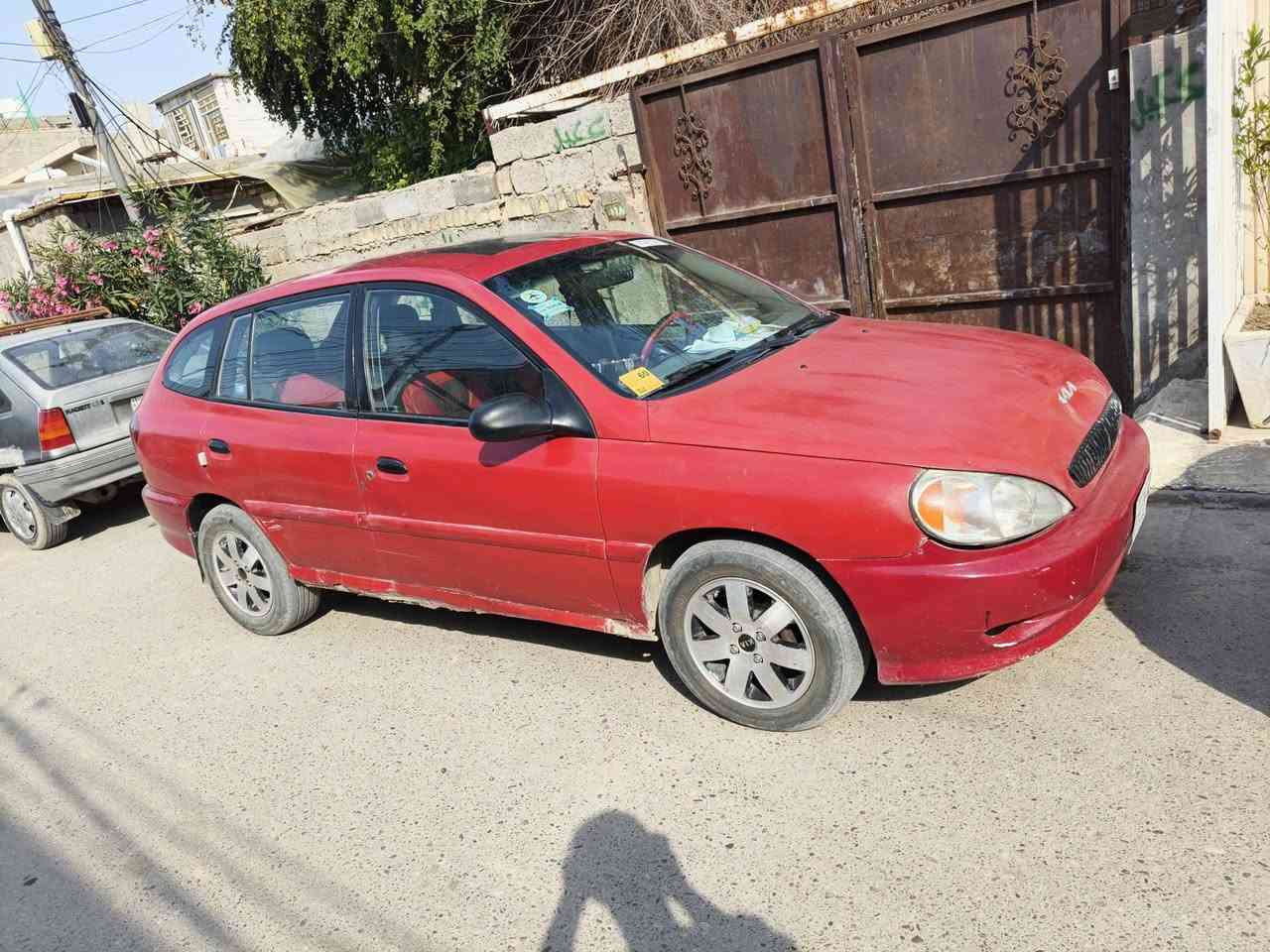 كيا ريو 2002 السياره نضيفه المكان بغداد الشعب ***********
