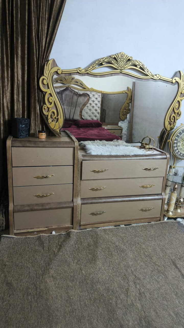 غرفه تركيا ٩ قطع بدن ضرر السعر 450    العنوان البلديات الصحفيين ***********
