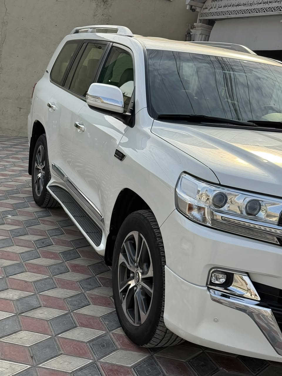 السلام عليكم
لاند كروز 2020 ساز باب اول
كفاله عامة من الصبغ والضربه  
ما عدا ملاحظات ذاكرهن بالصور
محرك 6 سلندر 
رقم أربيل ماشيه 62 ألف
بأسمي السيارة 
فتحه 
دفع رباعي
كشنات إماميه كهربائية 
مري قلاب
وباقي المواصفات معروفه 
تخم تاير جديد شاد الها
 السعر 530ورقه ، 5 شداد و30
مكان السياره بغداد الشعب
***********
