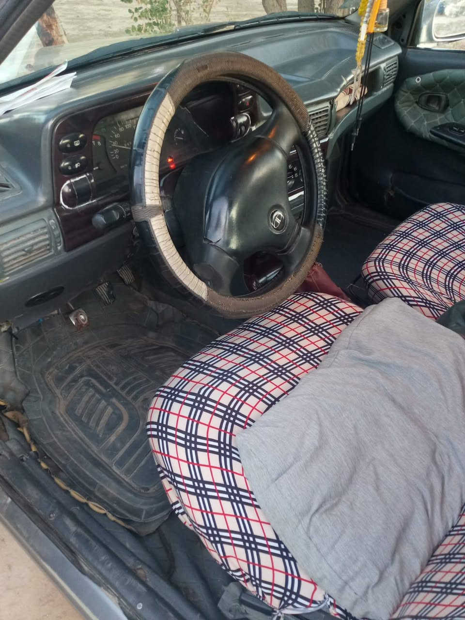 السلام عليكم سلو للبيع موديل 95كير ومكينه كفاله تحويل مباشر رقم جديد مشروع وطني بيع او مراوس عارضها 19 مكانها عامريه الصمود قرب  جسر بزيبز ***********
