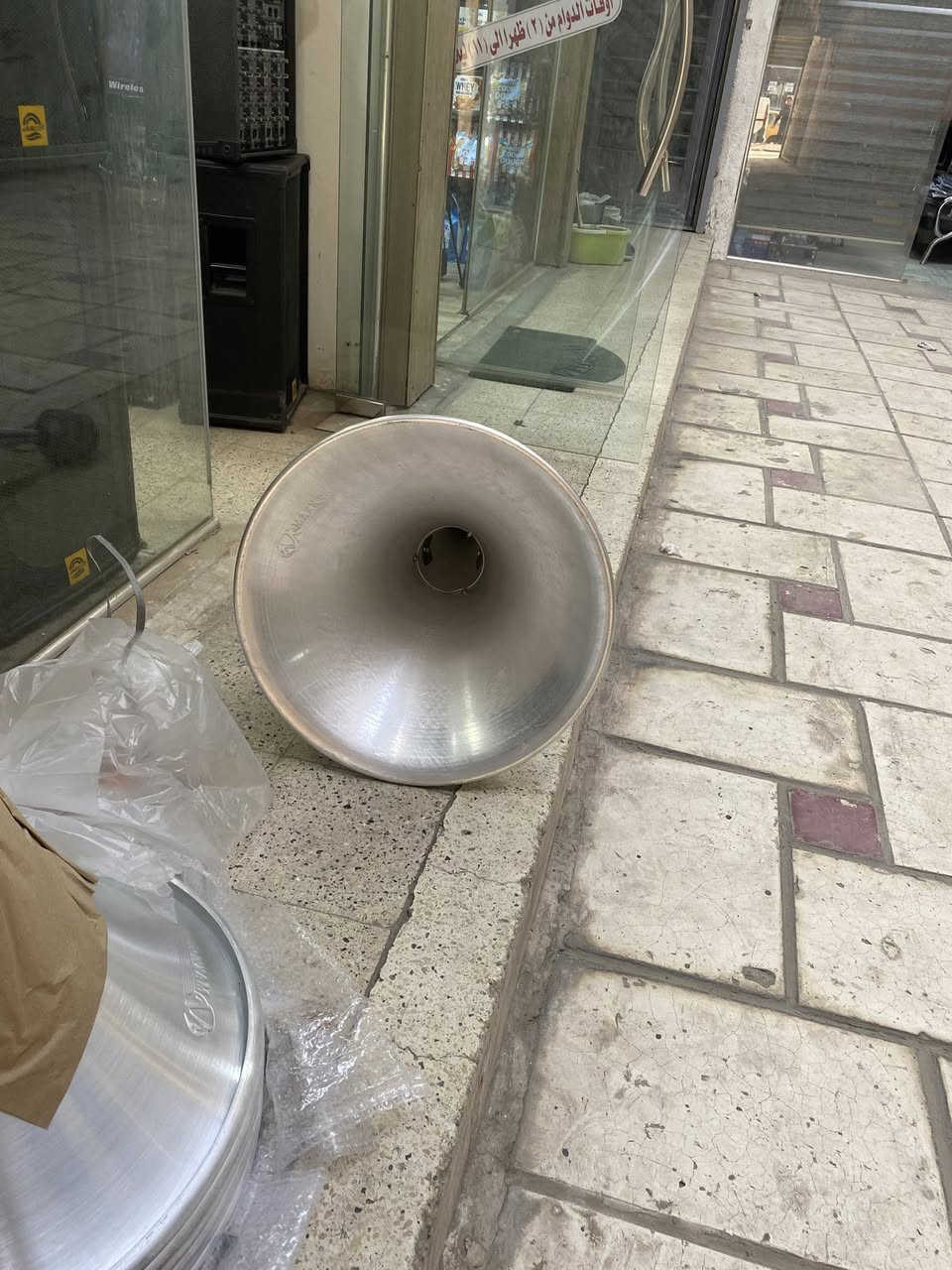 (سبيكر هورن) ابواق بنوعيها البوق الاستندر ٣٢ انج  ،، والبوق التراميبت الطويل الذي يدفع الصوت لمسافة بعيدة نوع max-on هندي اصلي 
 متوفر في شركة الحلول للمنظومات الصوتية 
بغداد حي الجامعة - قرب النفق 
***********
