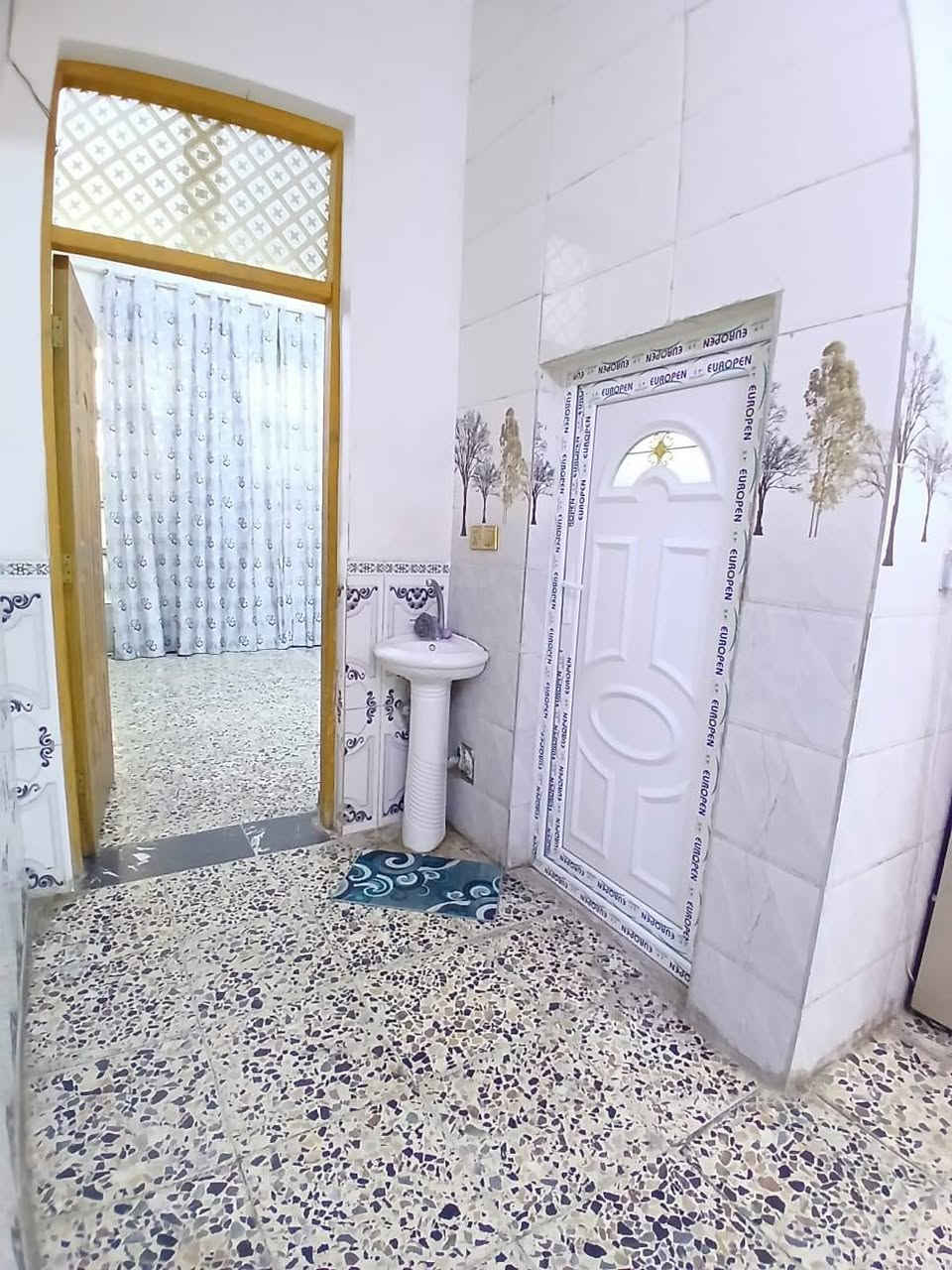 السلام عليكم بيت للبيع   موقعه مميز قرب شارع تقاطع مشتل -بلديات  منطقة البلديات   قرب مجسر الجديد
السلام عليكم بيت للبيع زراعي    موقعه مميز قرب شارع تقاطع مشتل -بلديات  منطقة البلديات   قرب مجسر الجديد
مساحه البيت 130 متر بناء 2023
يحتوي المنزل على استقبال وثلاث غرف نوم اثنين ترك وثلاث حمامات ويحتوي على سطحين ومطبخ ومطبخ حراري  وكراج 
رقم للاستفسار ***********
رجاءا بس شراي يدخل خاص او يتصل
