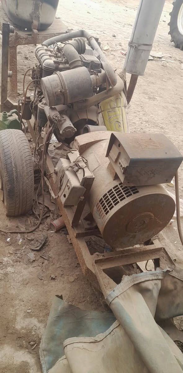 للبيع أو مراوس مولده كيا 2701  محرك شغال ونظيف وكذلك راس التوليد 30 KV شغال ونظيف تحتاج ترتيب فقط 
***********  واتساب موجود + اتصال
