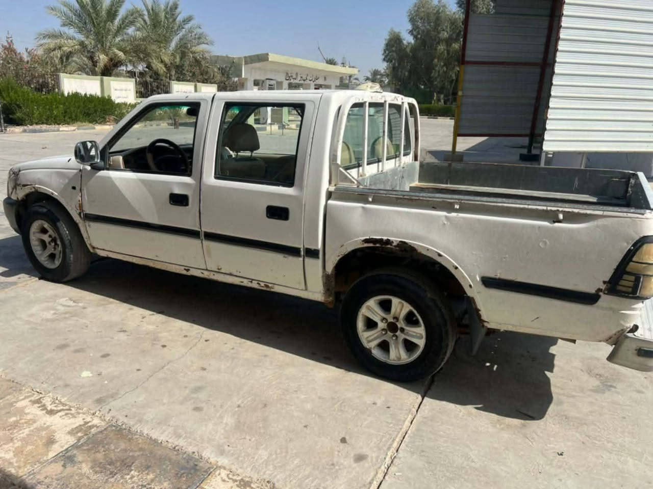 للبيع بيكم منفيز 2006. 16$ او بيه مجال *********** مكانه بلد
