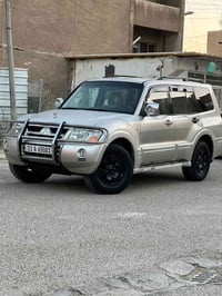 سلا عليكم للبيع باجيرو موديل 2006 اصل خليجي كلين تايتل فول مواصفات عده...
