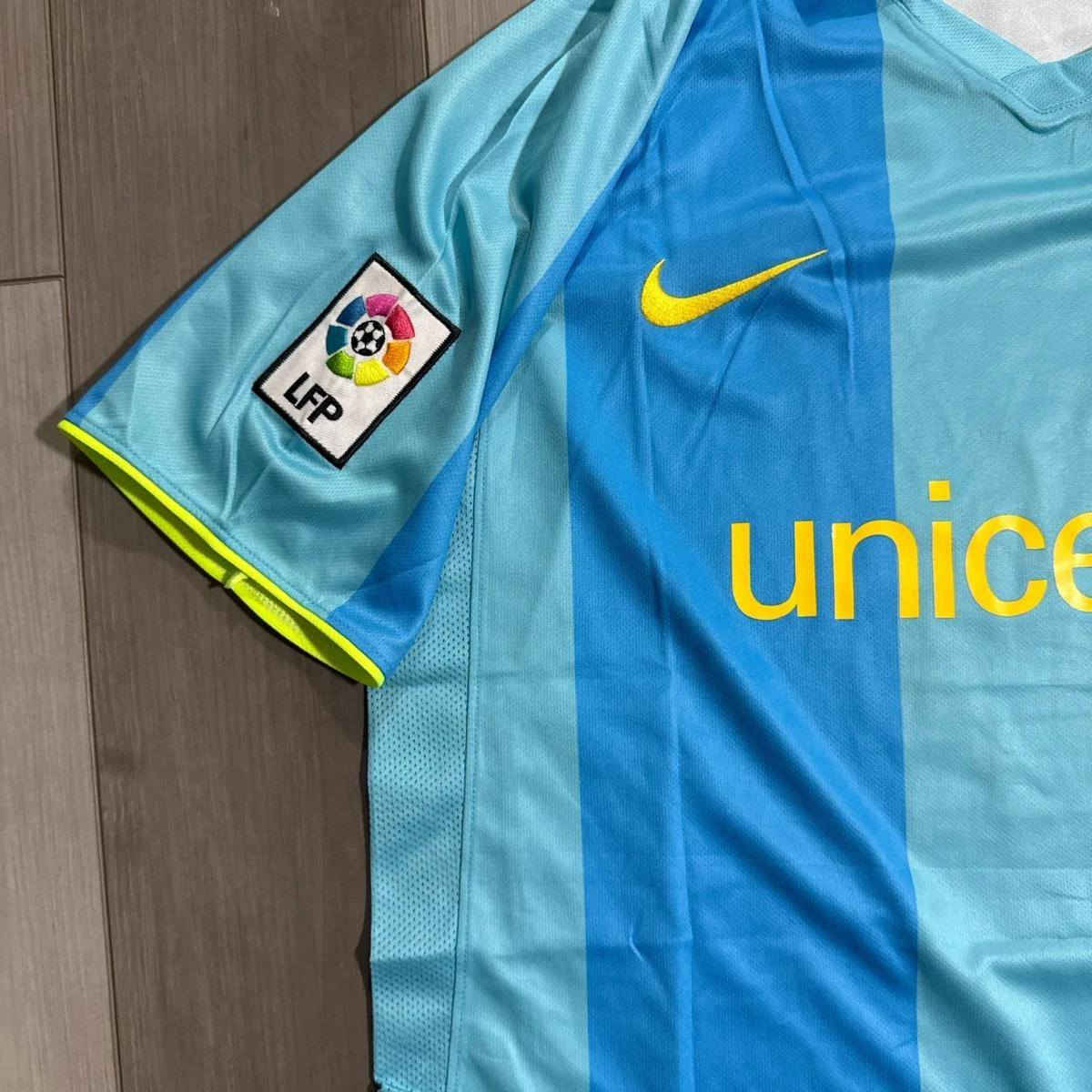 قميص نادي برشلونة الاحتياطي لموسم 2007-2008.يحمل القميص اسم ورقم اللاعب الأسطوري ليونيل ميسي، وتحديداً الرقم 19
🔥💯فحص امام مندوب قبل استلام 
سعر جدأ مناسب


**إذا كنت صاحب هذا الإعلان وتريد حذفه لأي سبب، رجاءا أرسل رسالة إلى الدعم الفني**