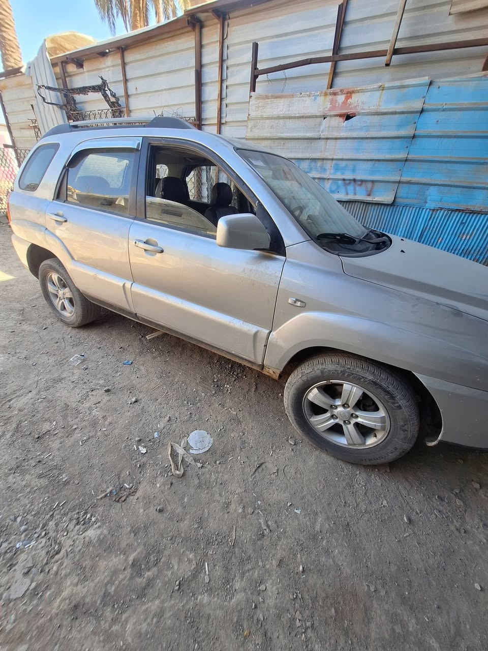 سبورتج 2009 سيارة كايمة ضررها بجم ومصبوغ رقمها بغداد صدر السيارة جديد  عنوان ديالى السعر 
للاتصال/***********
