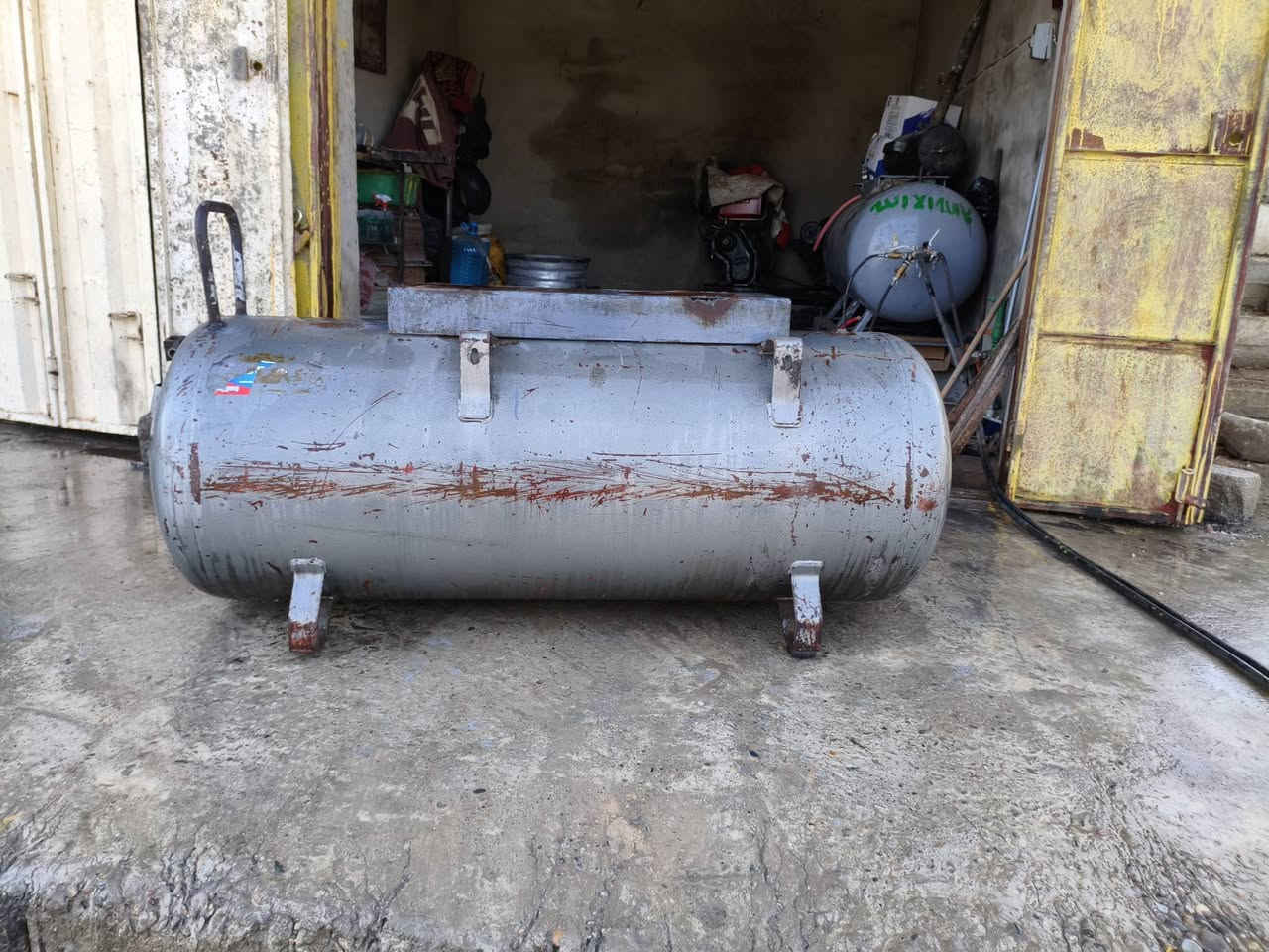 السلام عليكم بطل للبيع اطلس الاصلي بلادي حبيت تخبرني ***********
***********
