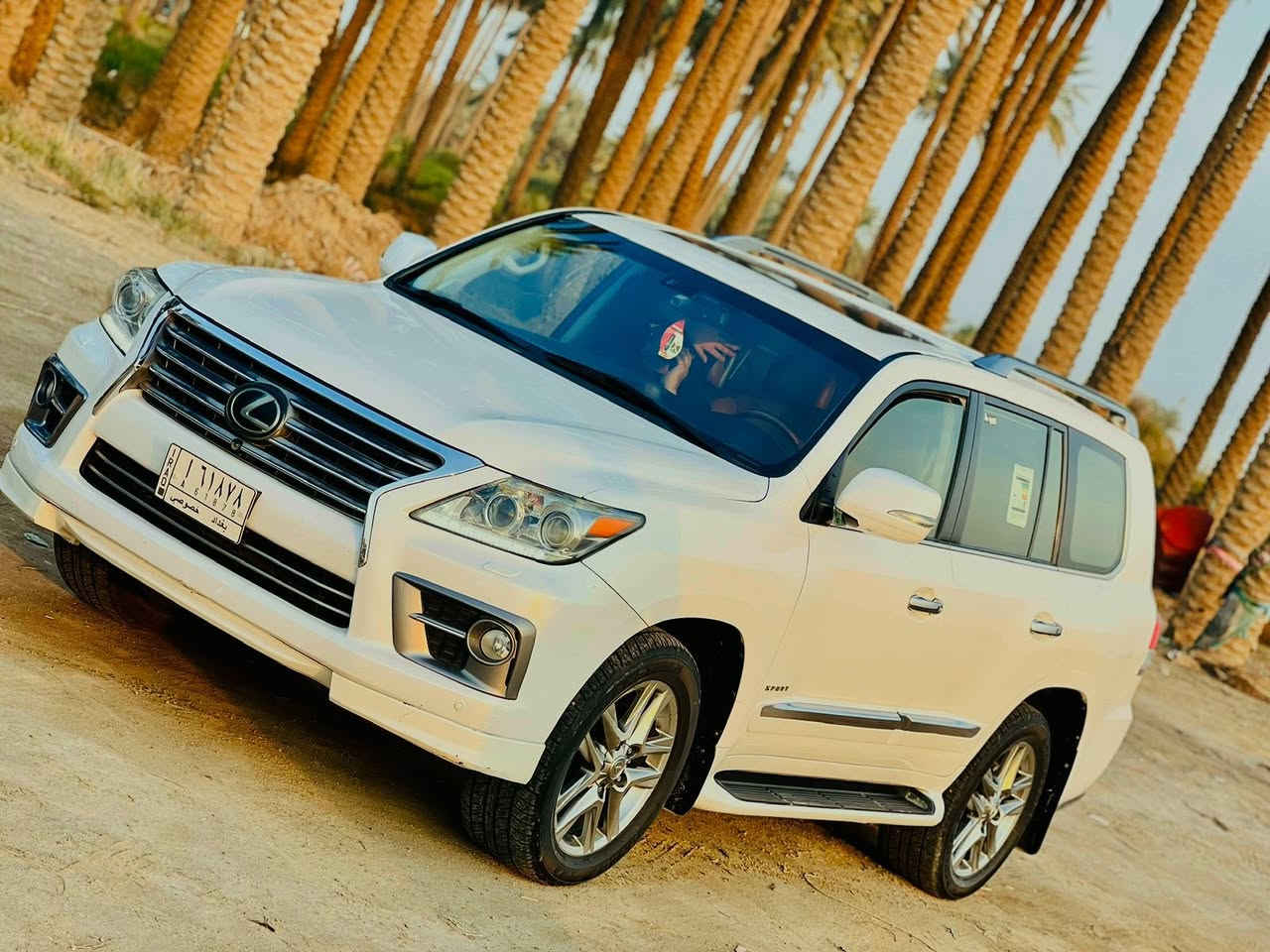 سلام عليكم 
 
لكزز 2013 بريم اصل سبورت 

المواصفات 
جكات 
شاشه 
4كامرات
كشن ذاكره 
تدفئه تبريد كشنات 
رادار امامي سياقه ذاتيه
تشغيل عن بعد
كشنات كلهن كهرباء
لايت زنون
جنطه كهرباء
هوك
فتحه 
مري قلاب +شفط
السياره  كفاله عامة من صبغ وتبديل 
تخم تاير جديد دلوب 
مكينه وكير كفاله
رقم بغداد
رقم صاحب السياره 
***********
