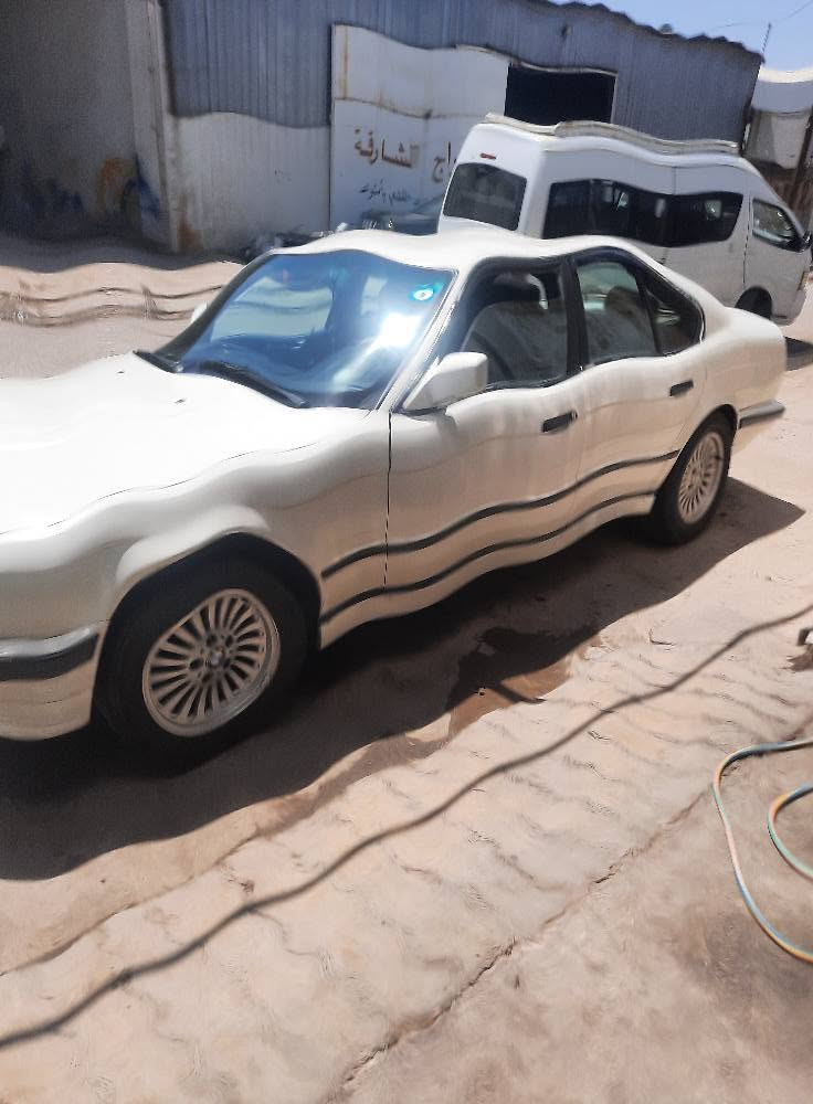 للبيع BMW موديل 1991 كير عادي حجم ٥٢٥ باسمي بيها دفتر بانزين سعرها 45 ورقه وبيها مجال للستفسار اتصال على رقم *********** كركوك, العراق
