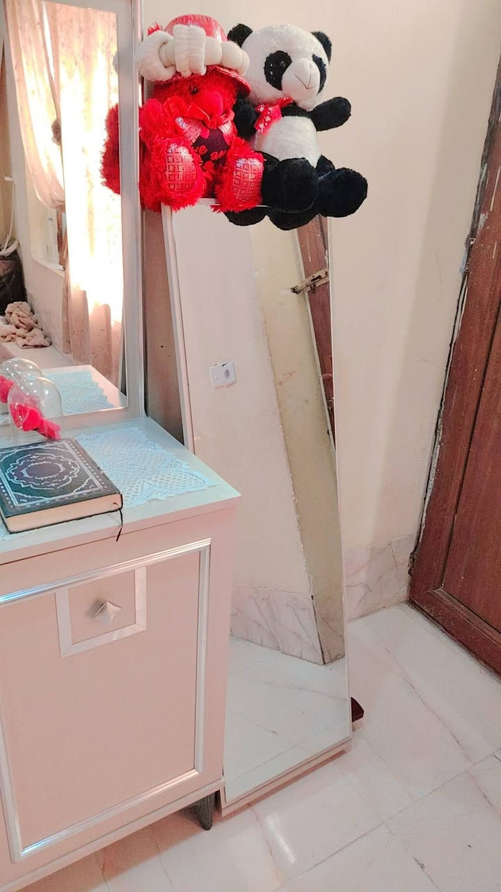 غرفة نوم تركي 10 قطع اخو جديد سعرهه 900 وبي مجال قليل للتواصل والاستفسار ***********
