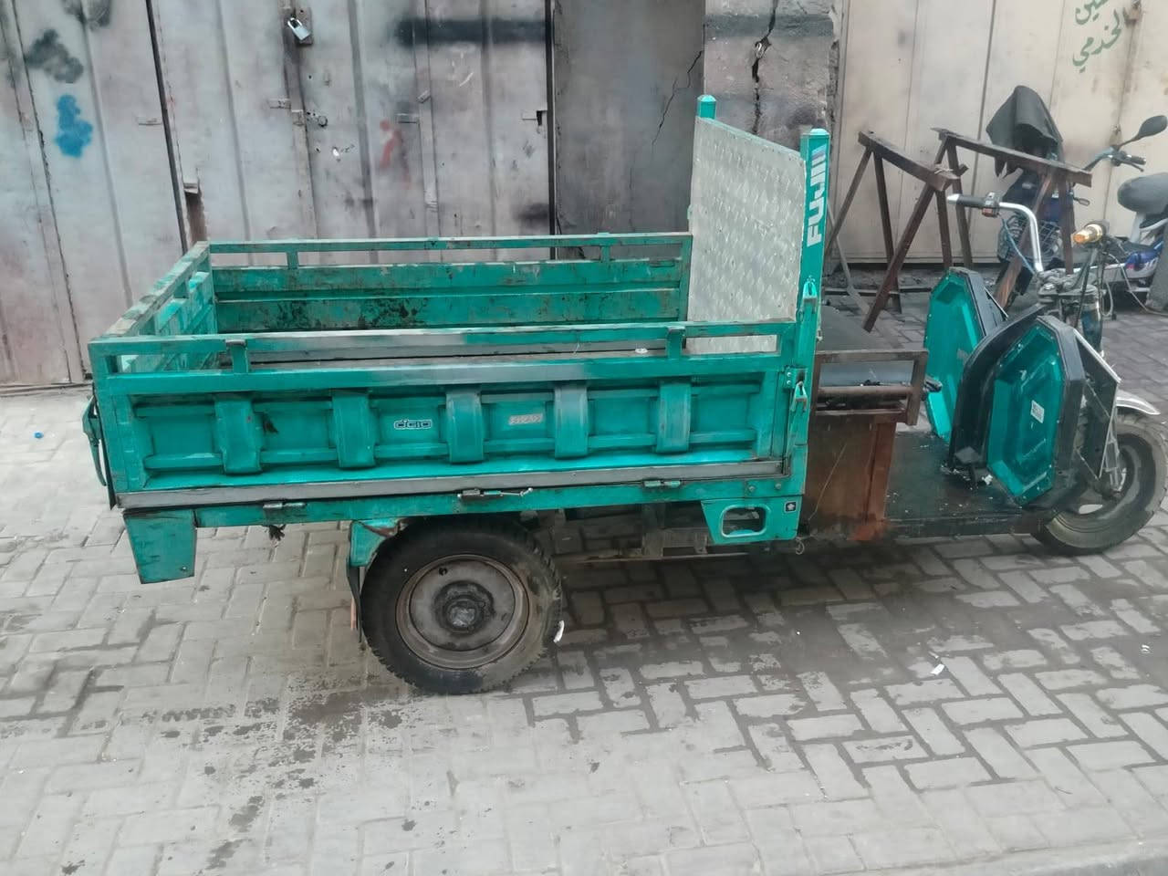 السلام عليكم ستوتة شحن للبيع بيه بطاريات ٢ لو ٣ تعبانات سعره ٤٠٠ ألف مكاني بغداد شارع شارع الكفاح 
***********
