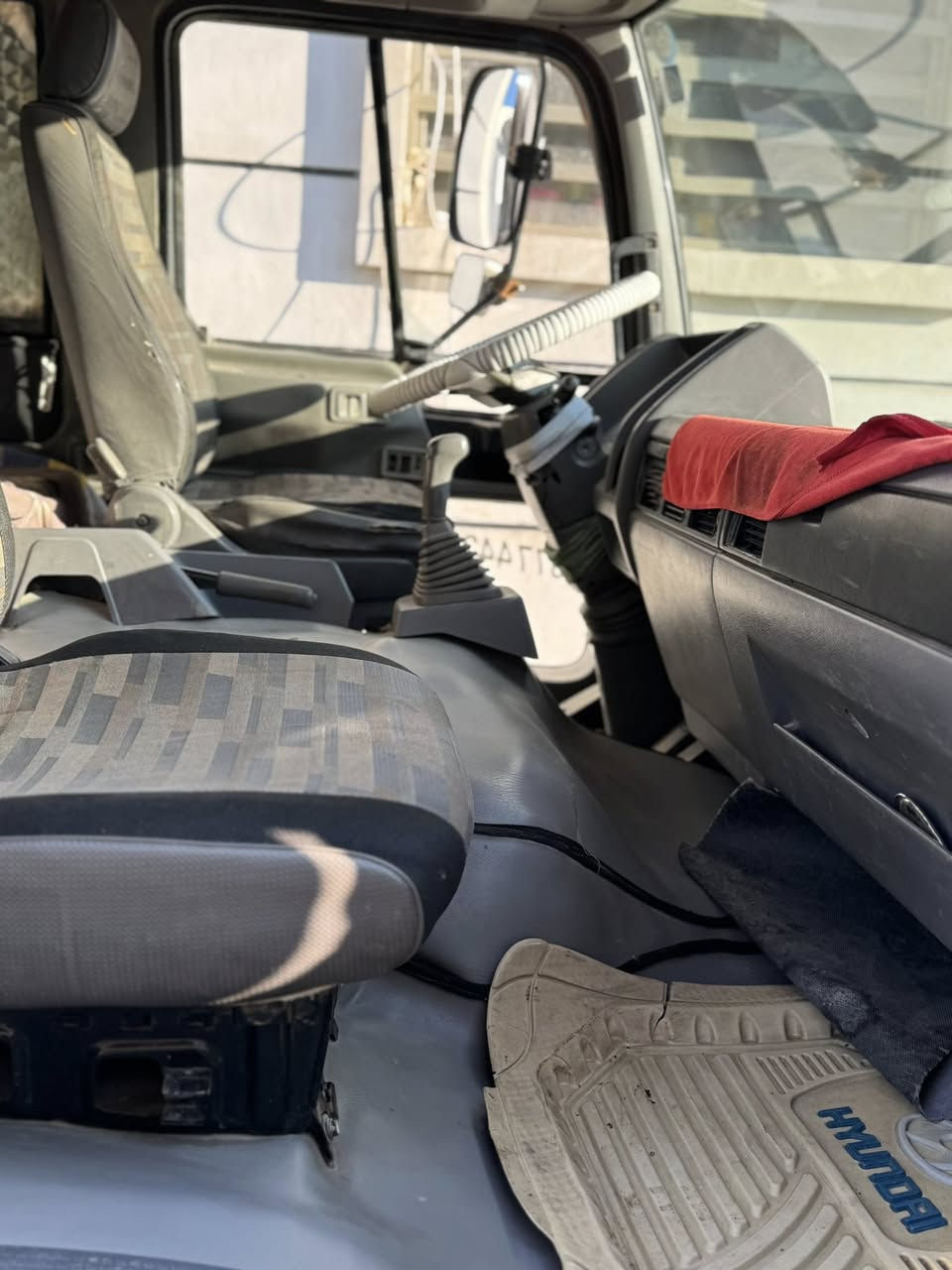 السلام عليكم هينو طيره اصل شاصي ومحوره قلاب موديل 94 السياره كفاله عامه من كلشي مكينه كير شاصيه صبغ كله بشرط سعره 140 وبيه مجال رجان الموشراي اليتصل رحمه الولديكم الستفسار اتصل***********
