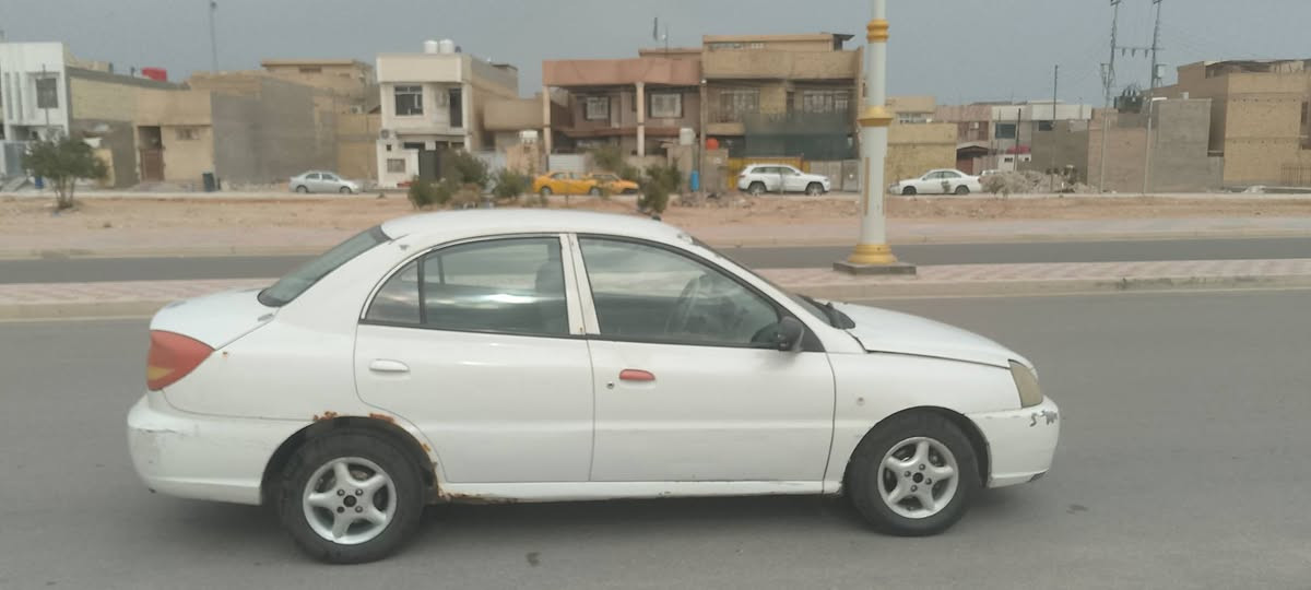 سلام عليكم للبيع كيا ريو موديل 2009رقم كربلاء شرط التحويل السياره بيه بنيد صبغ
وشويه بالباب الخلفي محرك 1600كير عادي المحرك يبخر 
حداديه وتخم تاير جدد السعر 35وبي مجال مكاني كربلاء 📞 ***********
