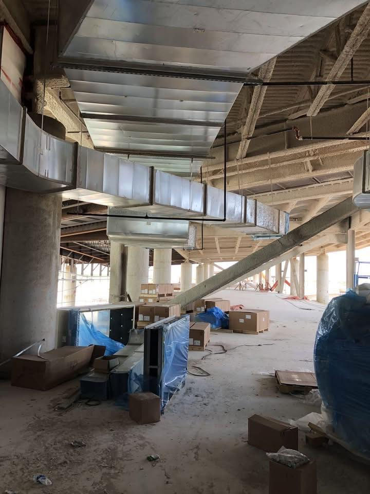 يعلن *مكتب السبعاوي للمجاري الهوائية (لفصال الدكتات)** عن تقديم جميع خدمات تصنيع وتركيب الدكتات بجودة عالية وأسعار مناسبة للجميع 🔧✨

🔹 **متخصصون بجميع أنواع الدكتات**:  
- دكتات تصنيع محلي حسب الطلب  
- دكتات جلفنايز مقاومة للرطوبة والحرارة  
- دكتات ألمونيوم عازل للصوت والحرارة  
- دكتات سبايرال (Spiral) للمشاريع الكبيرة  
- دكتات فريش وسحب هواء للغرف والمطابخ  

🔹 **خدماتنا تشمل**:  
المطاعم – المقاهي – المولات – الشركات – المنازل – المخازن – المشاريع الكبيرة والصغيرة.

🔹 **أسعار تنافسية** وتوصيل وتركيب بأعلى حرفية، مع إمكانية تنفيذ التصاميم حسب الطلب.
العنوان:- الموصل - النبي يونس- شارع المركز 

للطلبات والاستفسار:  
📞 تواصل واتساب أو اتصل
‭0770 511 3376‬
بأدارة:- أبراهيم وإخوانه
