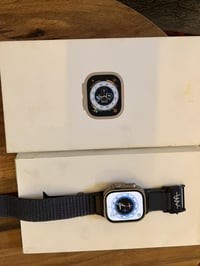 ساعة ابل اصلي استخدام قليل مع ملحقاتها Apple Watch Ultra 1 حالة البطار...