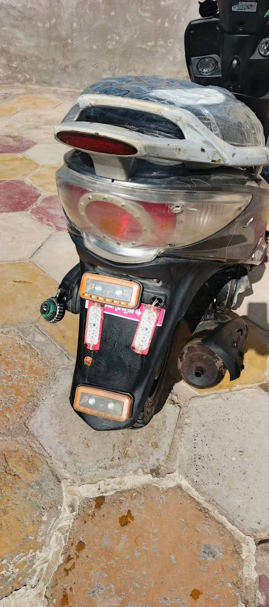 جي فور 
دراجه حلوه ومرتبه طافيه 
تجفيته جديده بس ولفاته تعبانه فقط تسوي ولفاته نكره ترجع مالي خلكه ابيع هلموجود 225 الف مكاني بلدوايه ***********
