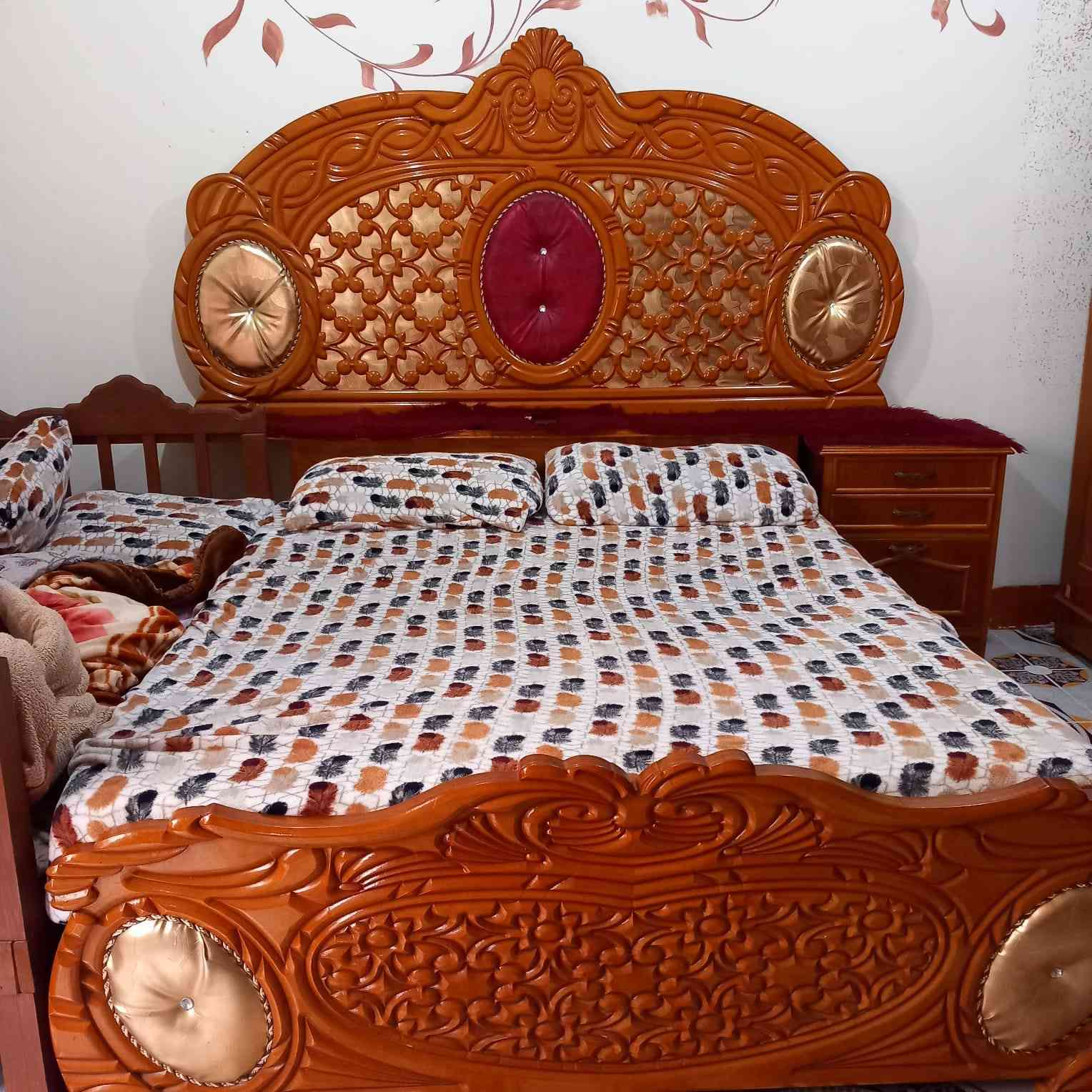 البيع قرفت خشاب فصال درجة اول السعر 900وبي مجال الطيبين 
العنوان كيارة 🫥الرقم
***********
