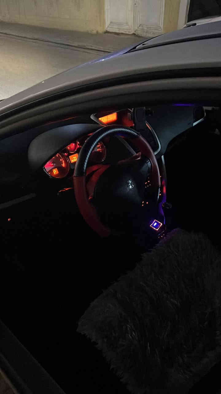 مكفول من الضرر والتبديل والصبغ عدا تكحيل بسيط ورصعات بسيطة جداً ماشية 191 ألف كلشي على وضع البلاد 
السعر 6900$ مجال بسيط 
الاتصال على *********** كركوك, العراق
