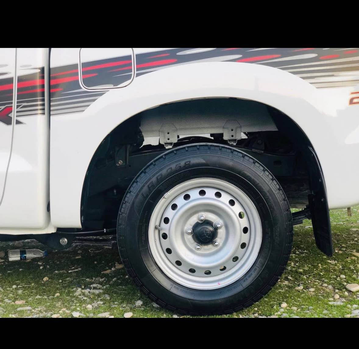 توێتا هایلۆکس( 2012)سەیارەکە بێ مەسرەفەو بێ کێشەیە یەک دەستە  تایەی تازە بۆ بەستراوە  بۆزانیاری زیاتر    پەیوەندی بەم ژمارەیەوە بکە.   *********** Singapore
