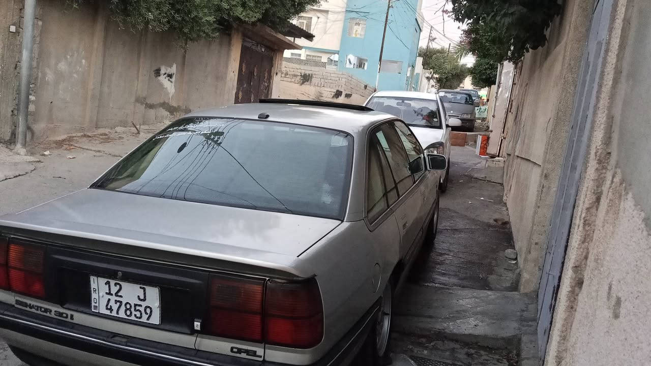موديل 1992 رقم نينوى جديد  سنويه جديده سياره فول مواصفات وبدون ضرر كابون بنزين الكتروني طخم تايه جديد طخم امامي خلفي جديد محرك 26 شرط كير شرط
السعر 43 وبي مجال ويرهم مراوس 
***********

موديل 1992 رقم نينوى جديد  سنويه جديده سياره فول مواصفات وبدون ضرر كابون بنزين الكتروني طخم تايه جديد طخم امامي خلفي جديد محرك 26 شرط كير شرط
