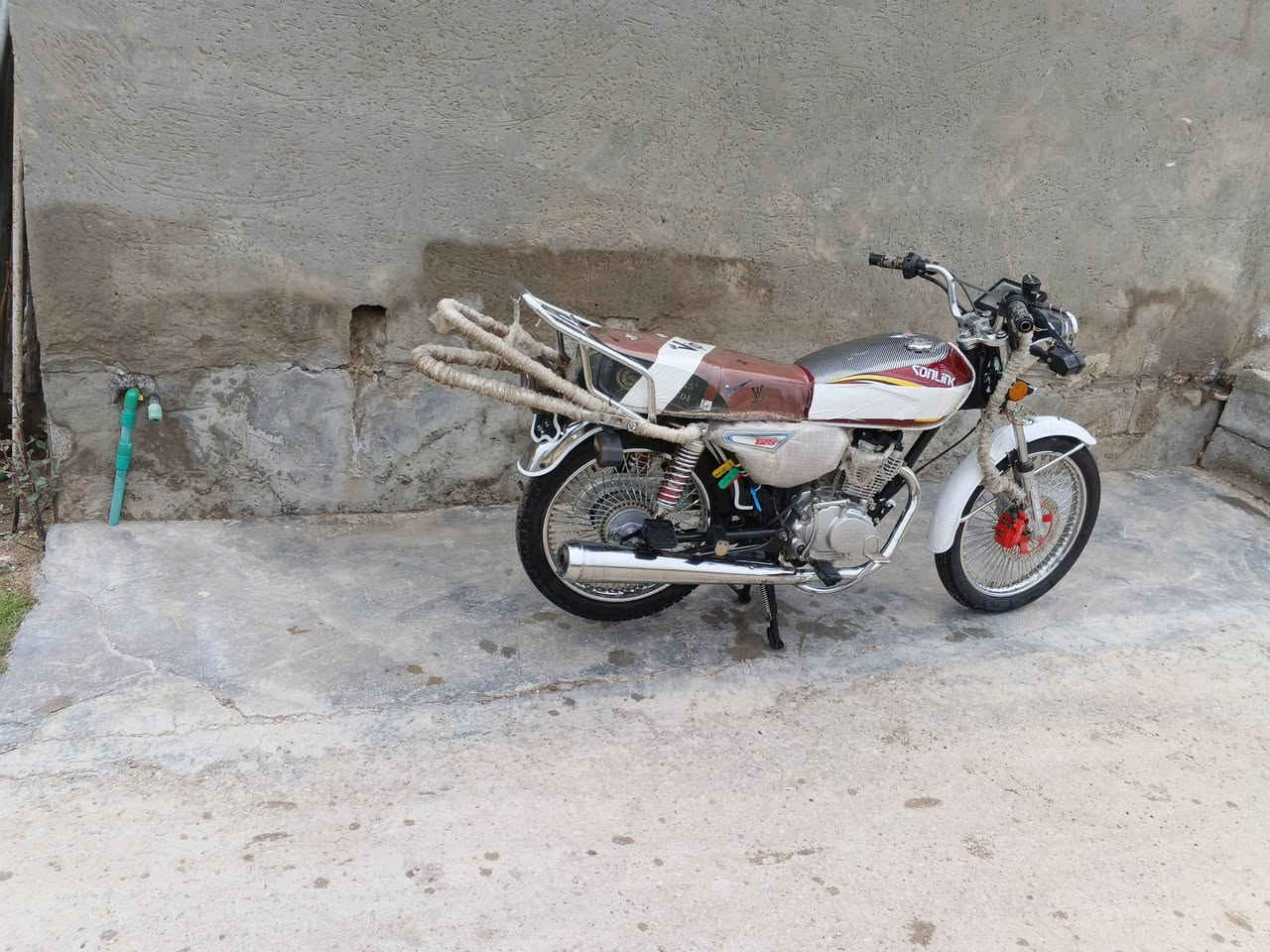 متاح تايكر 24 شكل 25 5كير 
مكاني ديالى شهربان مقداديه 
***********
خاص متواجد 
دراجه نظيفه وخير من الله 
بيه 6 اوراق
