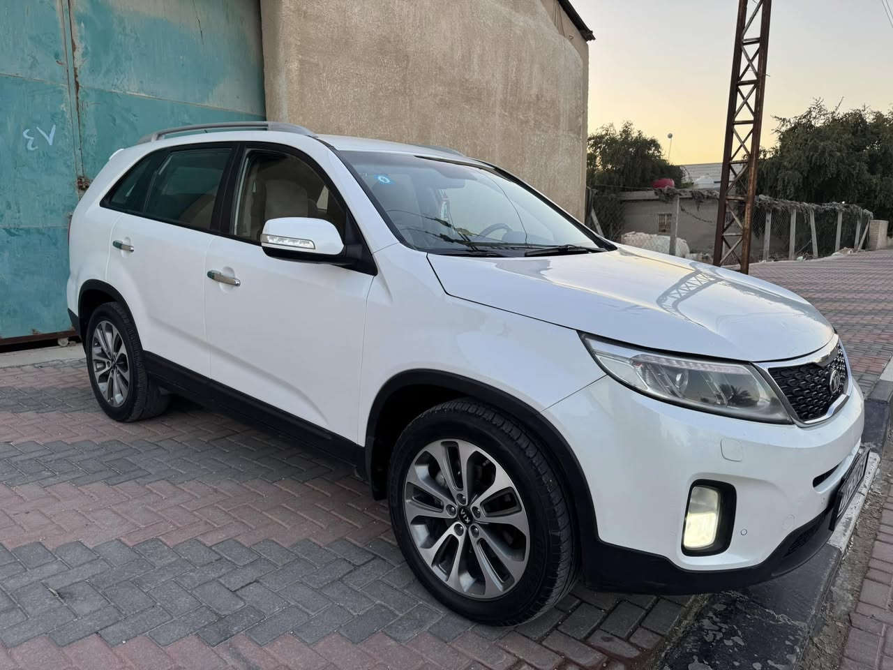 السلام عليكم كيا سورنتو 2014 خليجي رقم بغداد 
مكفوله من الصبغ وتبديل وسونار موجود بلصور 
مكينه 6سلندر 3500 كير 6نمر بصمه أبواب وتشغيل
لد خلفي أمامي حساس امامي خلفي كشن كهربائي 7راكب 3قطع تبريد تدفئه بردات خلفيه فول عده فتحه
مكان السياره كربلاء السعر 185 مجال بسيط 
 ***********
