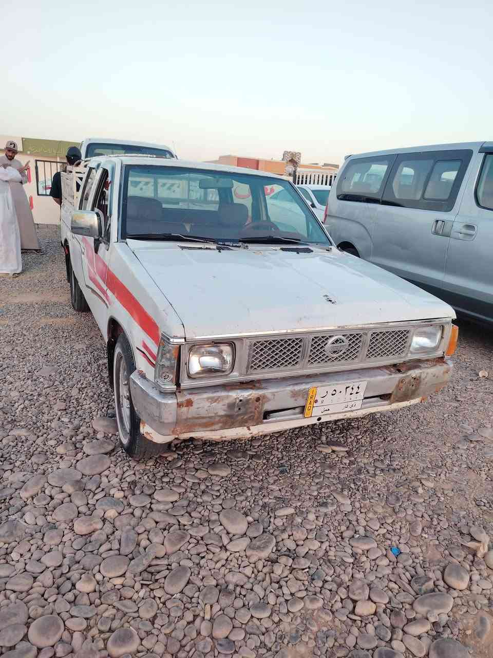 السلام عليكم للبيع او مراوس حسب القناعه بيكم نيسان موديل 92محرك كير شرط صدر خلفي امامي جديد تخم تاير تبريد فقط غاز رقم الماني ذي قار وكاله عامه بسمي باركود السعر 32ومجال جدا قليل هاتف***********مكان السياره مفرق الشرقاط
