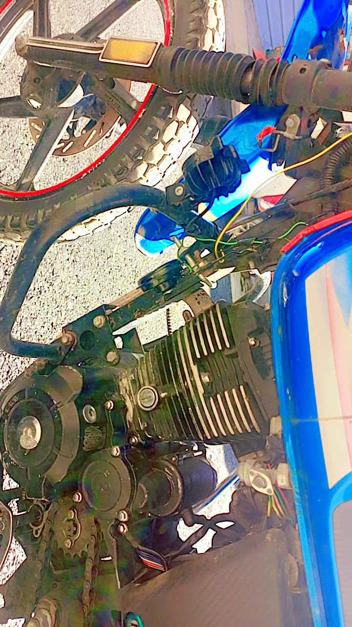 السلام عليكم دايون سونلك جبلي مديل 22اوراق مكينه 200دايون سونلك جبلي مديل 22اوراق*********** السعر 800بيها مجال بسيط
