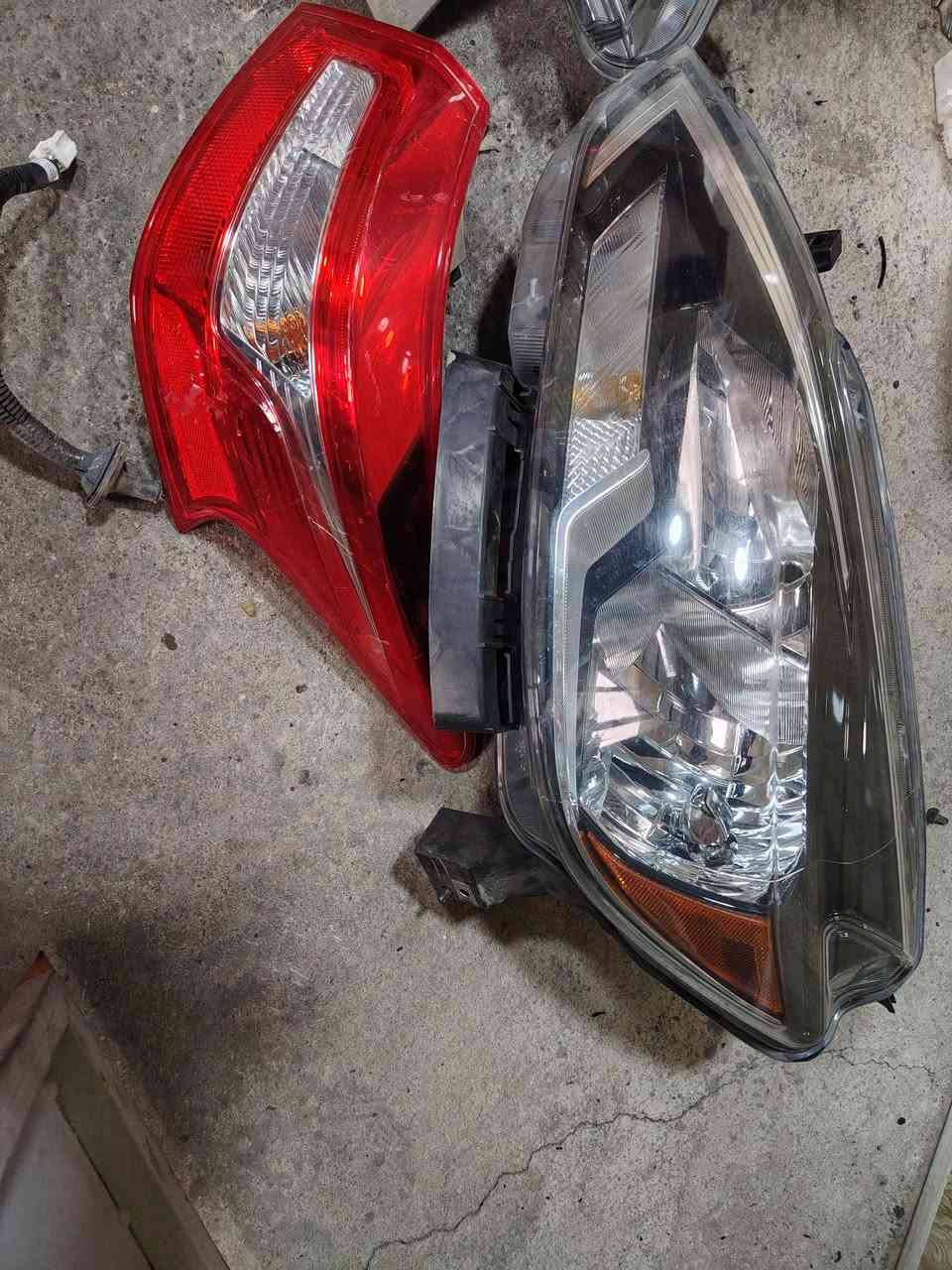 لايتات وبك لايت سينترا من موديل 17 إلى 19 اصلي تفصيخ للاستفسار أكثر *********** وتساب
