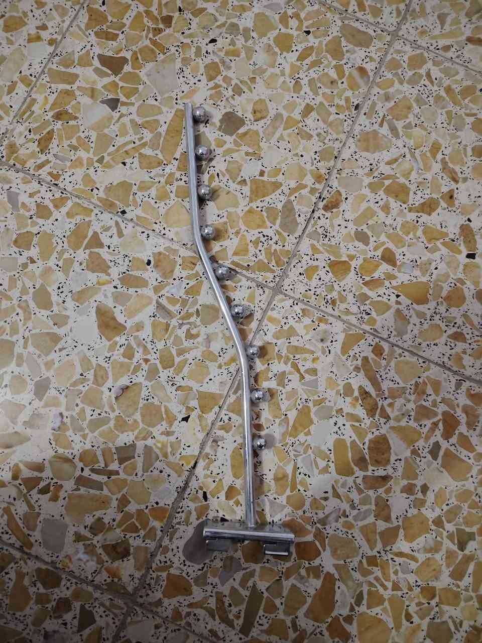 اخوان متوفر خرز عالسكة مثل الصورة اكثر من ١٠٠ مامتأكد من العدد وخرز نوع ثاني عالشخاطة ومساطر ستيل ثقيل ودنكة ثقيل عدد ٣ وقاعدة دنكة عدد ٣ واكو بعد شخاطات ستيل وعارضات اريد ابيعهن شلع مكان النجف
***********
