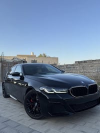 BMW 5 Series  M PACKAGE للبيع او المراوس   2023  ماشيه 53 الف كيلو جدي...