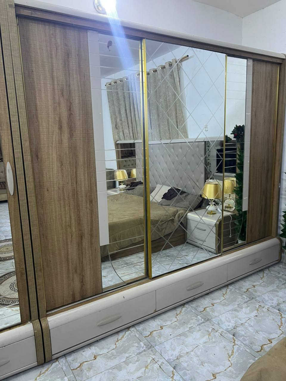 غرفه نوم تركي 10 قطع  نضيفه كلش وسعر مناسب  850 وبيه مجال الي يحب يراسلني مكان بابل قرب جسر بته م ***********
