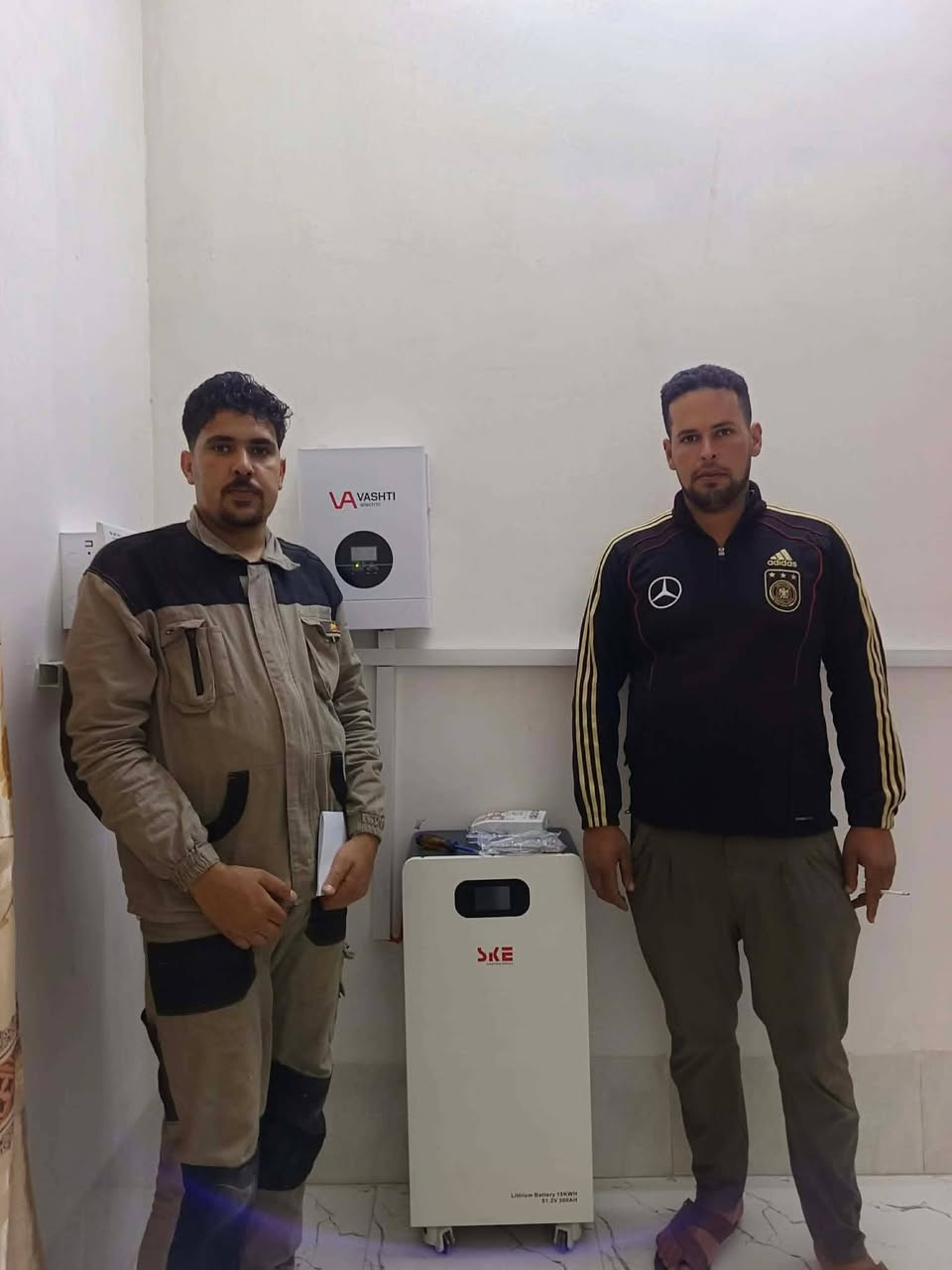 اليمان... الجودة والضمان #واحد_عراق 
🔰 مكتب اليمـان للطاقة الشمسية ⚡
✅ يتوفر تنصيب / صيانة / تركيب / تجهيز / برمجة انفرتر وكل ما يخص الطاقة الشمسية النظيفة لدى مكتب اليمـان للطاقة الشمسية  
 انفرترات ضمان مدة سنة استبدال وليس صيانة
الواح 600 W وليس اقل 
بطاريات ليثيوم خلايا  EVE وهي افضل انواع الليثيوم من ماركة فليستي و genx green و SKE  وليست BYD ومعاد 

اما بخصوص الاسعار فنحن افضل من نوفر المنظومات وباقل الاسعار 

🔹 قواعد حديد مغلون ضد الصدأ 
🔹 قواطع حماية للتيار المستمر DC 
🔹 قواطع حماية للتيار المتناوب AC 
🔹 اسلاك نحاس ثقيل 
لماذا نحن الافضل  ؟ 
بسهولة لان طاقتنا :
✅ مناسبة لتشغيل:
✔️ إنارة كاملة
✔️ ثلاجة
✔️ أجهزة منزلية متعددة
✔️ إمكانية تشغيل أجهزة أكبر بفضل انفرتر انيرن برو وفليستي و كراون 
🔰 مكتب اليمان للطاقة الشمسية
✔️ صيانة دورية 
✔️ جميع اجهزتنا من مناشئ عالمية ممتازة وبضمان لعمر اطول
✔️ اسعارنا تنافسية 
✔️ ضمان وجودة عالية
✔️ تجهيز وتنصيب في جميع محافظات عراقنا الحبيب 🐯

للحجز والاستفسار اتصل على الارقام التالية

بأدارة فارس الحرشات ابو اليمان  

***********
‭
***********
‭
