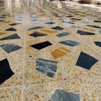 جلايه موقعي للكاشي والمرمر والمرمر التركي ويوجد تنضيف وتلميع لكل الأرض...