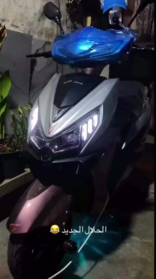 للبيع سكنس شحن نظيفة كلش استعمال 6 اشهر فقط
الدراجة كلش نظيفة ما بيها اي خلل و لا بيها اي كسر بالكفرات 
بطاريات 6 جديدات كلش والله 
تمشي 70 كيلو متر حقيقي مو وهمي انتبهو حقيقي مو وهمي 
الدراجة مستعملها كلش قليل على كد اروح بيها للشغل و ارجع ما متعبها نظيفة 
الشراي يراسلني واتساب ***********
اني اشتريتها قبل 6 اشهر ضبط ب مليون 
السعر حالياً اني عارضها ب 700 و بيها شوي مجال
الله شاهد الدراجة كلش قوية بس اني ما مستفاد منها 
ملاحضة الصندوق الي بالخلف مو وي الدراجة هذا مالتي
