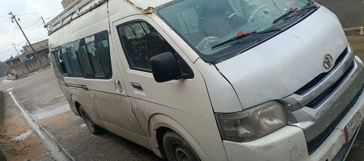 سياره هايكر موديل 14مكينه جمره جافيه عليه غرامات 900 وهيئه 300راعيه يريد تحويل ***********مكلف بنشر مكان بغداد 45 القرامات علمشتري
