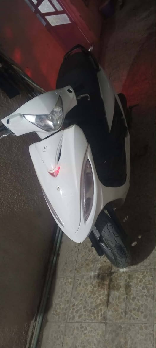 سلام عليكم دراجه كامكو g4 للبيع
كهربات كله شغال نكره سلف سعر ٣٥٠ وشراي بي خير ويدلل


**إذا كنت صاحب هذا الإعلان وتريد حذفه لأي سبب، رجاءا أرسل رسالة إلى الدعم الفني**