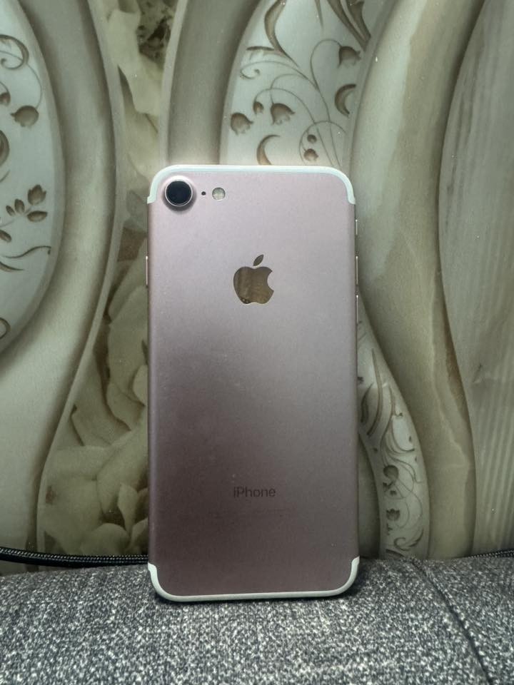 آيفون 7 
ذاكره 128
بطاريا 100 
يدعم الشريحه 
بصمه شغاله 
وينزل جميع التطبيقات 
بغداد ***********
