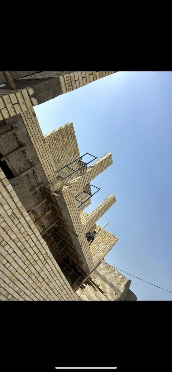 السلام عليكم خلفات بناء2 
شغلنة شغل درجه اولى اي مكان في بغداد اشتغل على الدبل  اوقطعي كادري كامل اني وعمالي وسكلتي وسيارتي يعني ما انتعب ابو البيت اهم شي عدنة رضة الله ثم رضة الزبون  سعار مناسبه***********متواجد وتساب خلفات ٢
