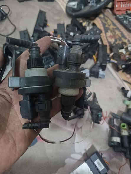 السلام عليكم غراض رينو للبيع بغداد الرصافه السعر داخل التعليق مع الصوره اي استفسار الاتصال ***********
