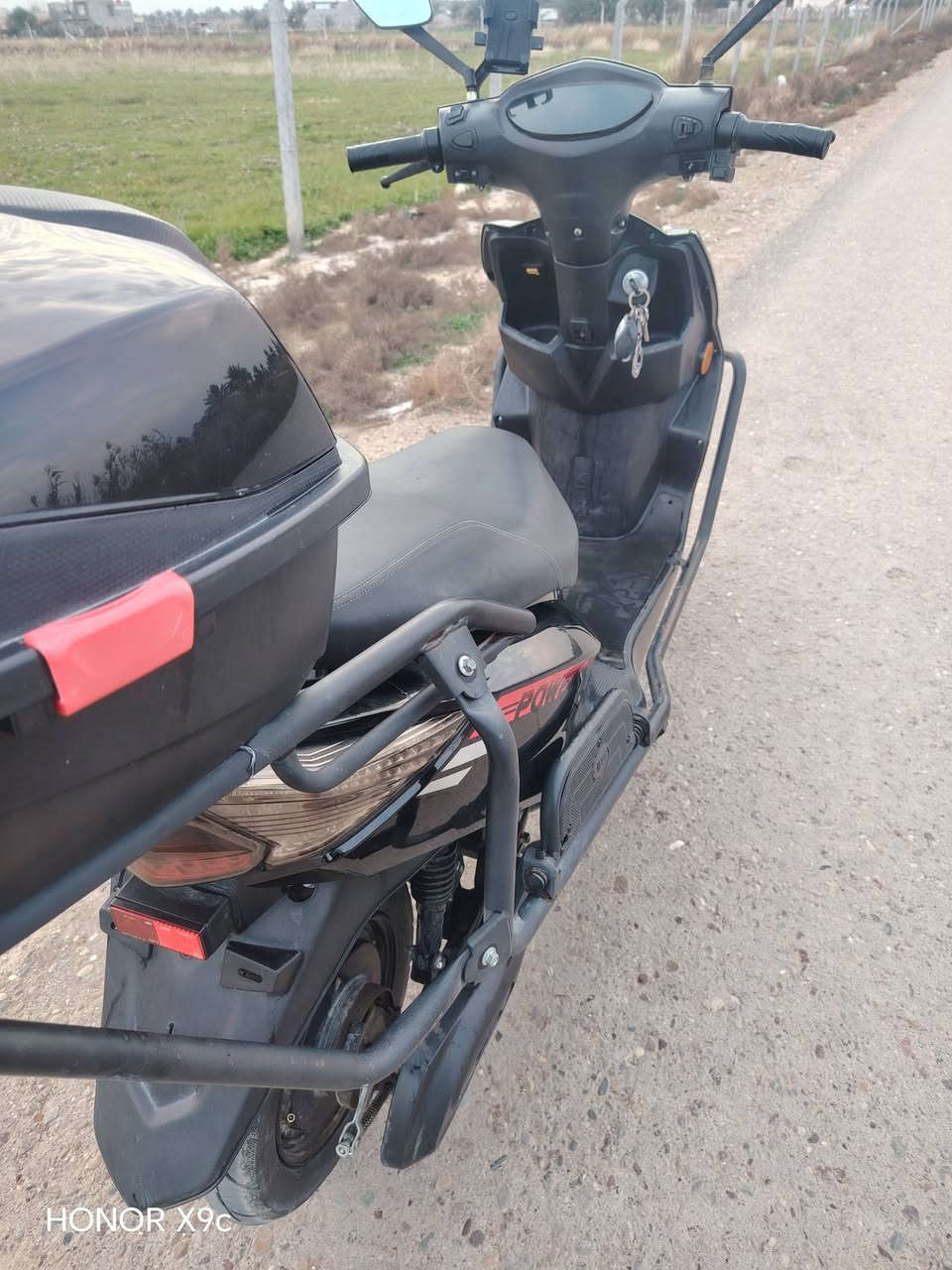 دراجه شحن سكنس للبيع
ملف 2000
موديل 2025
دراجه مابيها شي
صندوقين
مدرعه درع خلفي و درع امامي كامل 
سوجين +بصمتين
كير 3 سرع
6 بطاريات
نضام R ( البك)
نضام P ( البارك)
شاحنه اصليه شركه
تمشيك 45 _ 50 KM
سرعه  70 KM حقيقي 
السعر : 600 الف وبيه مجال 
العنوان : الحسينيه مال راشديه
***********
