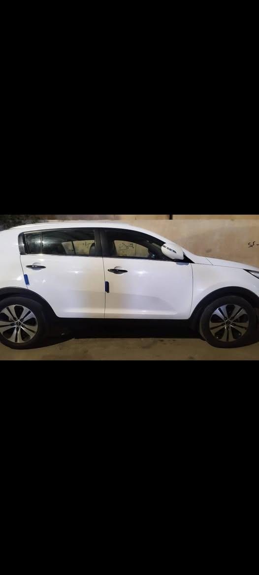 سبورتج للبيع ١٤ فول مواصفات خليجي مكفول محرك ٢٤٠٠ وكير مكفول بصمة كشن كهربائي سايدبريك برجل اشاير بالمري  إشارة خلفية وهواي مواصفات بيه بارد بالإجاملغ الأيمن كده شبر تجي واشوف احلى من الصور رقم واسط باسمي مكانه واسط المركز اتصل على الرقم ***********
