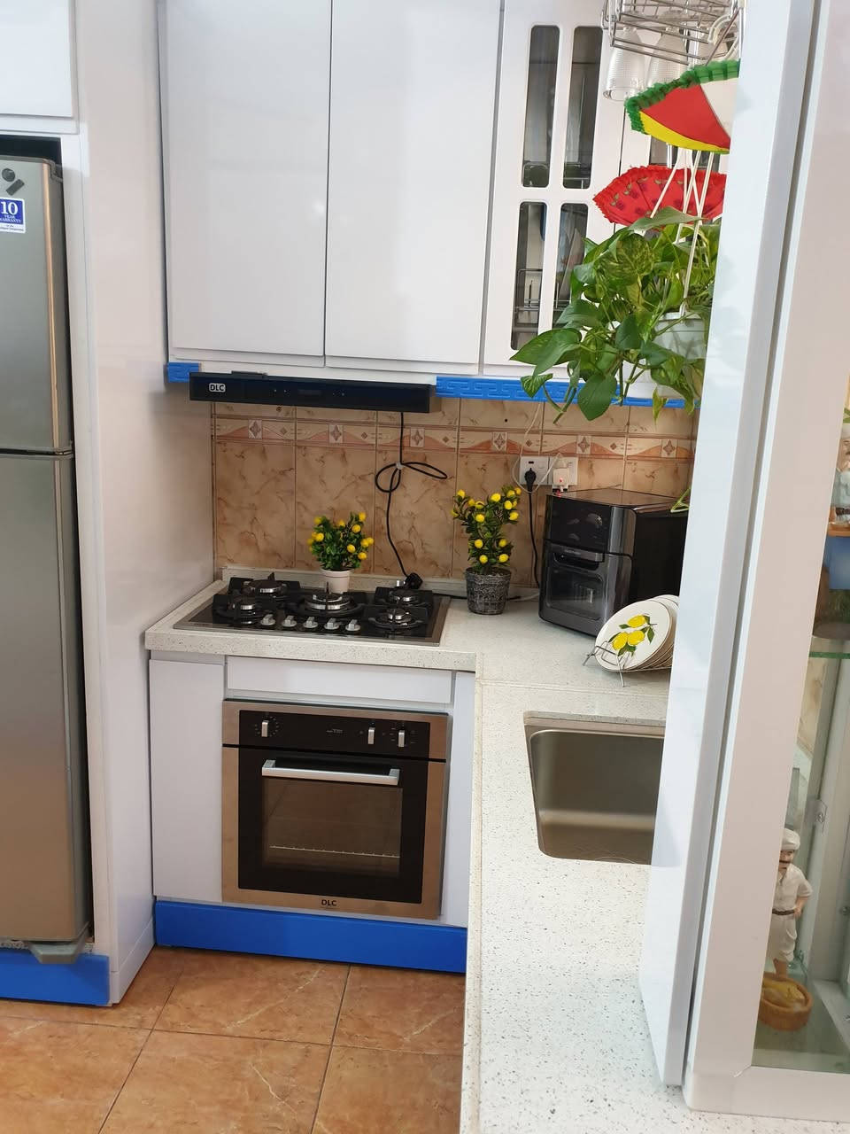 كاونتر جديد للبيع مثل الصوره كلش جديد مع الثلاجه هيتاشي والفرن والشافطه والطباخ كلهن  DLC
سعر اربع ملايين ونص شامل كلشي علما الكاونتر سلات وسوبر ماركت وسله مواعين سحب وفلتر ماء


**إذا كنت صاحب هذا الإعلان وتريد حذفه لأي سبب، رجاءا أرسل رسالة إلى الدعم الفني**