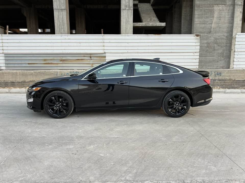 السلام عليكم 
للبيع malibu RS Black Edition"
السعر 127
مراوس حسب القناعه
موديل 2022
ماشية 37000 mi
مواصفات RS رياضي
بصمة تشغيل  ابواب
شاشة   كامرة دواره 
نضام كاربلي واي فاي
اوتو ستوب
سايد بريك بصمة
كشن كهرب
مراية كهرب
تحكمات ستيرن
شاشة اعطال
ويل حجم 18 رياضي بلادي
ضررها باب مبدل نفس اللون جهة السكن دوسه صبغ شبر بالباب الخلفي
للأستفسار ***********
